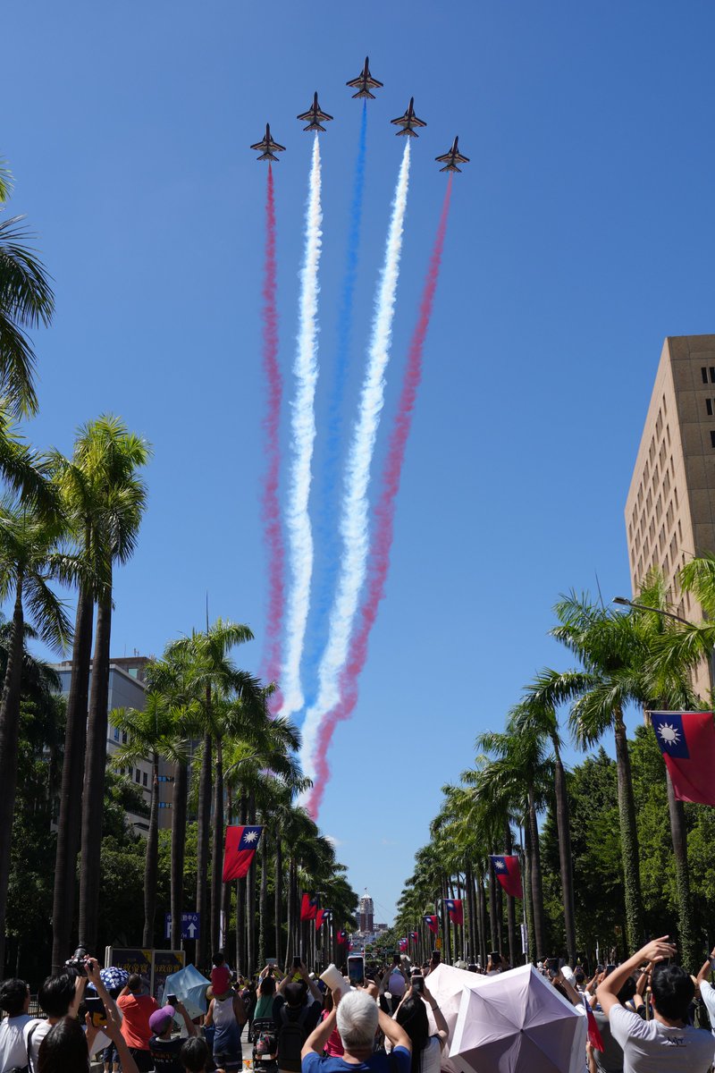 MoNDefense's tweet image. Forever proud of the Republic of China! 🇹🇼
#ROCArmedForces #NationalDay