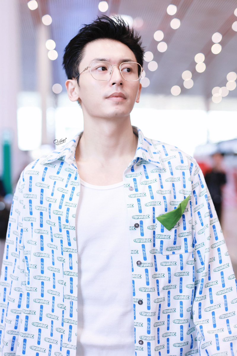 ehsally1's tweet image. 251010  PEK🛫

#ZhangZhehan #ZhangZhehan张哲瀚 #张哲瀚 #張哲瀚 #ZZH
#チャンジャーハン #장철한 #จางเจ๋อฮั่น #PrimordialTheatre #ZhangZheHanBangkokConcert
#张哲瀚泰国演唱会
#洪荒剧场 #TheRealZhangZhehan
#zhangsanjian
#张三坚