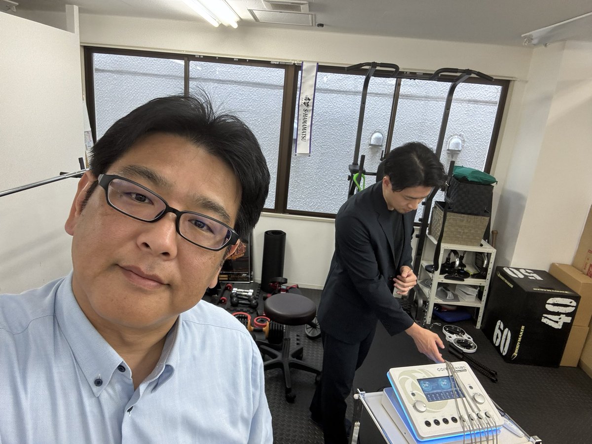 leadmedical2's tweet photo. 【医療機器体験会】

来年4月頃にご開業予定の先生と医療機器体験会です。

最新の治療器メーカーさんを回りまして、それぞれ体験していただ���ました。

どれも良いとお褒めの言葉をもらいつつ、悩むなぁとおっしゃってます。

ぜひぜひ、まだ時間はありますので、ご検討ください♫
#接骨院開業 https://t.co/7HWr25MbAA