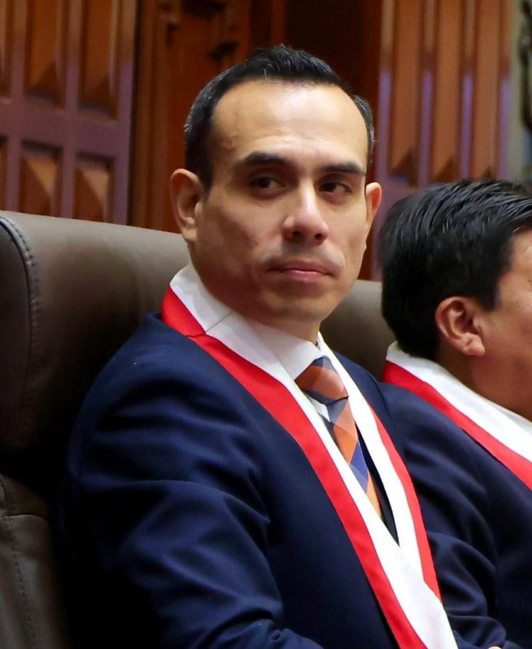 NADA QUE CELEBRAR.
Tendremos a este VIOLADOR como nuevo presidente del Perú. Y su nombre es JOSÉ JERÍ. Qué lamentable… ESTO NO ACABA, QUE SE VAYAN TODOS.