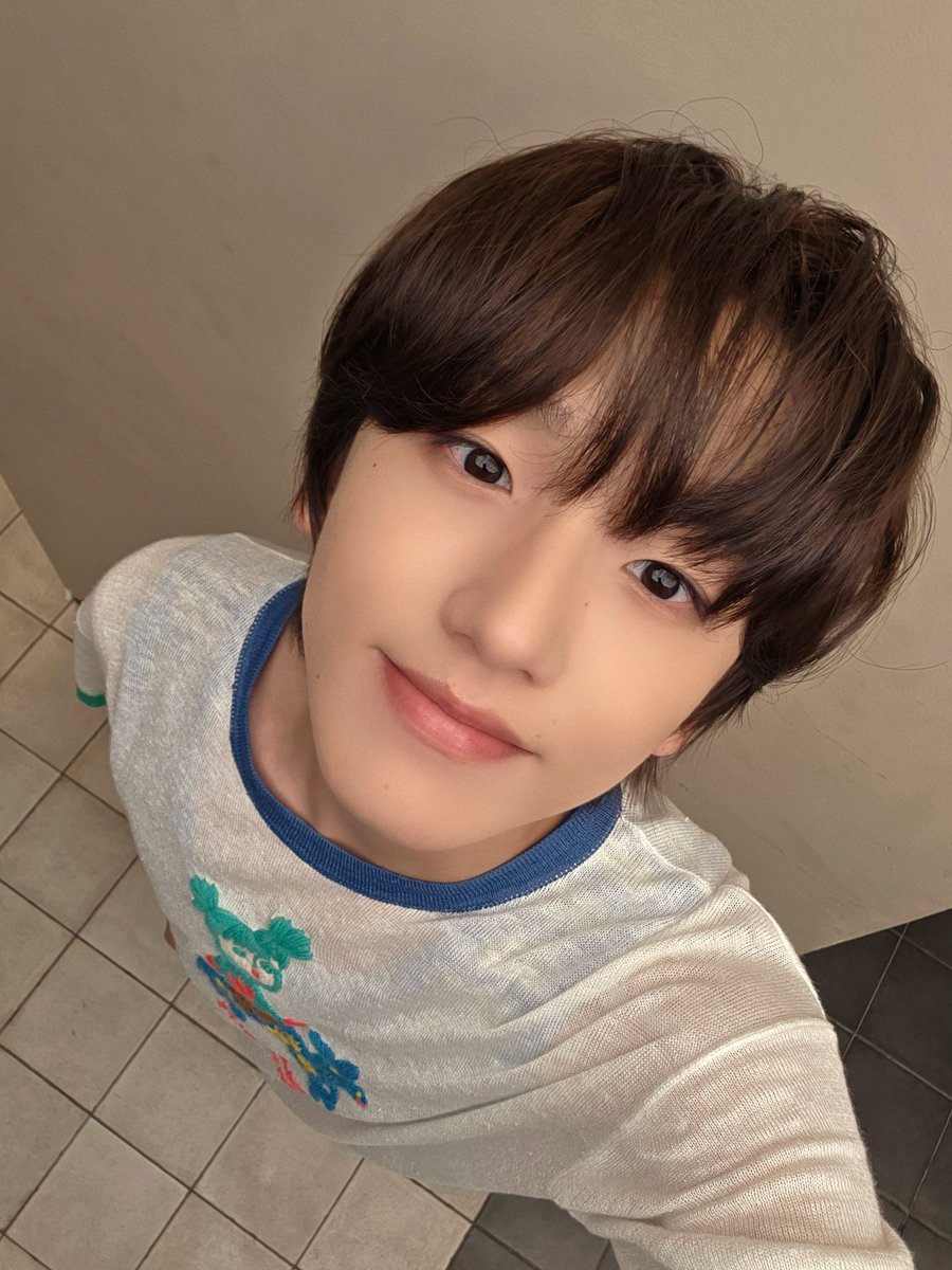 IDID_starship's tweet image. [🌠] #추유찬_DID
우리 막둥이 생일 축하해🎂
내 핸드폰으로 언제 사진을 이렇게 많이 찍어놨어😆 사진도 귀엽게 잘 찍었네🫠
생일 정말 많이 축하해 세민이!
먹고 싶은 거 말해! 다 사줄게🤭🤭🤭

#IDID #아이딧 #CHUYOOCHAN #추유찬