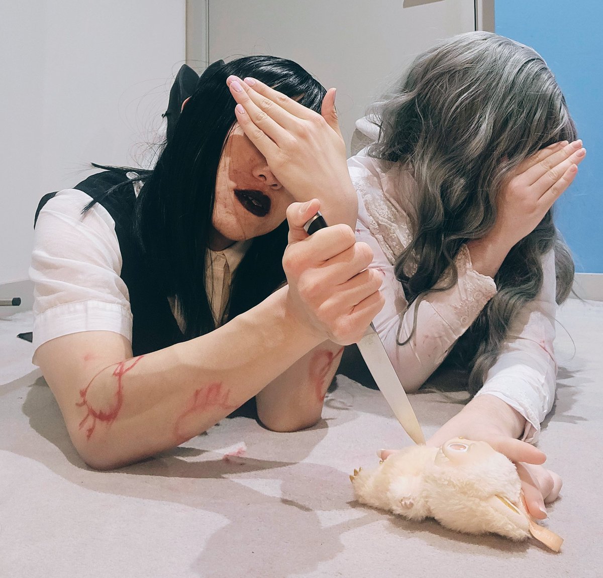 MeiartyCos's tweet image. This is going to get messy Marina, don&apos;t look ~ 🔪🩸
~
~
#funger #fungertwt #Samarie #Marina #FearandHunger #Samarina #fearandhungertermina #cosplay #cosplayer #cosplaytwt