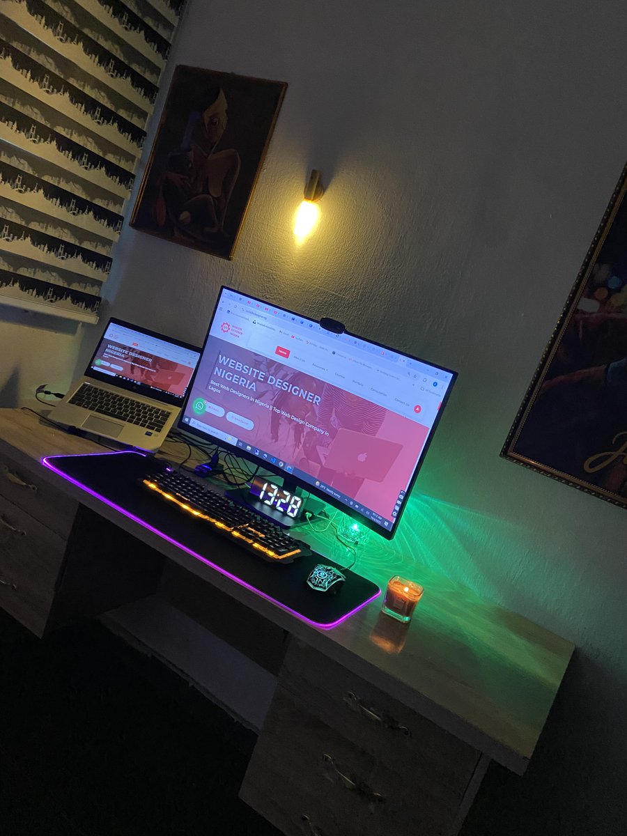 webdesignerng's tweet image. It’s Friday. 

Let’s see your best designs👩🏽‍💻🎨