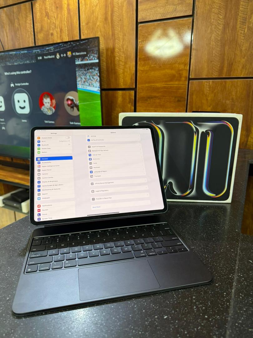 techielaptops's tweet image. iPad Pro 13 inches M4 256GB, with Wifi and Cellular. Comes with Apple Keyboard.
🏷️ Price: N1.6m
🛍️ Shop Now
#viral