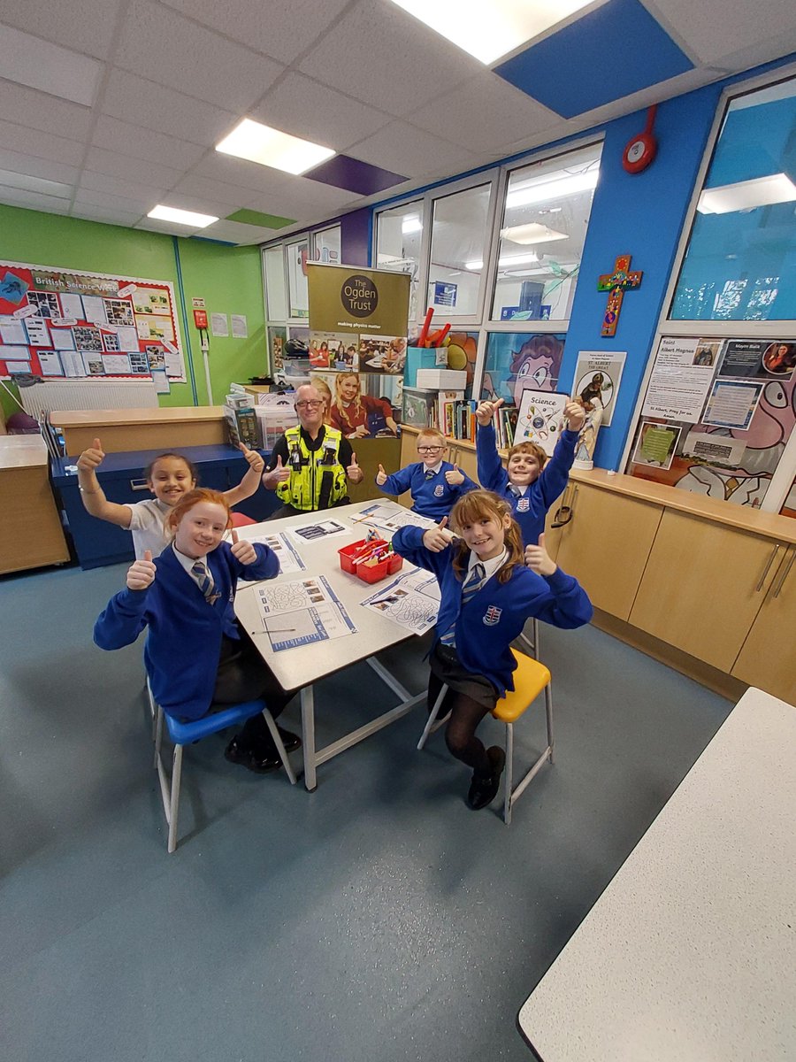 📚👮‍♀️ Back in the Classroom! 👮‍♂️✏️
Halesowen NHT were delighted to visit Our Lady &amp; St Kenelm Primary School today to launch the next Junior PCSO Course! 
It’s always a pleasure to see the students as they begin their journey, learning about community safety &amp; teamwork.🧑‍🎓👩‍🎓