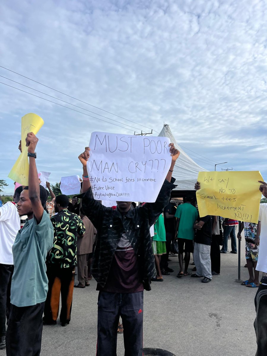 grace_field28's tweet photo. @eric_gugua Same thing happened in FUPRE school fees was increased from 87500 to 144500 for returning students and 194500 for final year students the students went out to protest and the school authorities shut down the school mandating hostellers to leave the hostel by 6pm that same day https://t.co/OCYEWy47xt