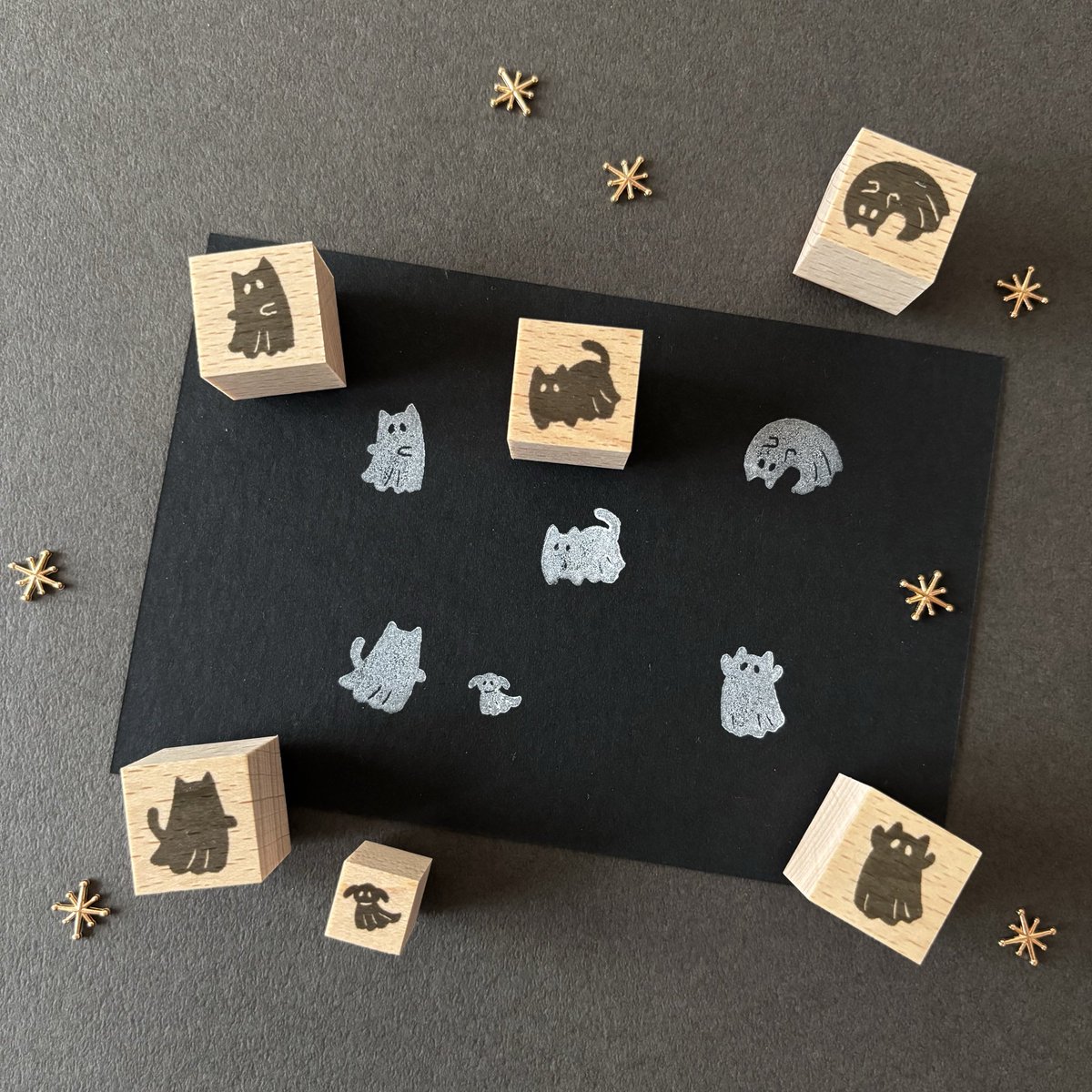 n_e_m_u_n_o_k_i's tweet image. おばけねこちゃんの新作スタンプ届いたー！！！
#手帳の市2025秋 で初売りします！