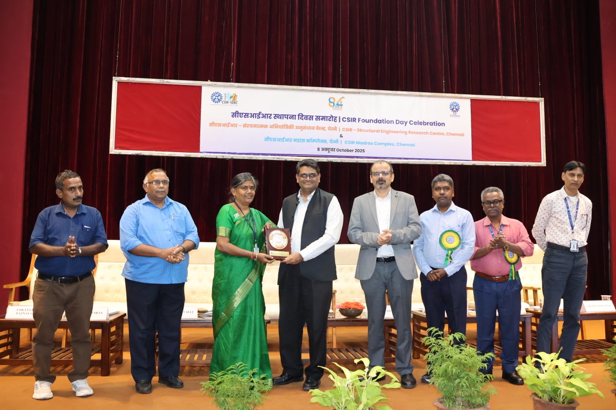 csir_serc's tweet image. CSIR Foundation Day 2025 address by the Chief Guests Dr. Manish Jaiswal, Director, National Automotive Test Tracks, Indore, Madhya Pradesh and Dr. Shivakumar Kalyanaraman, Chief Executive Officer,
Anusandhan National Research Foundation (ANRF) New Delhi