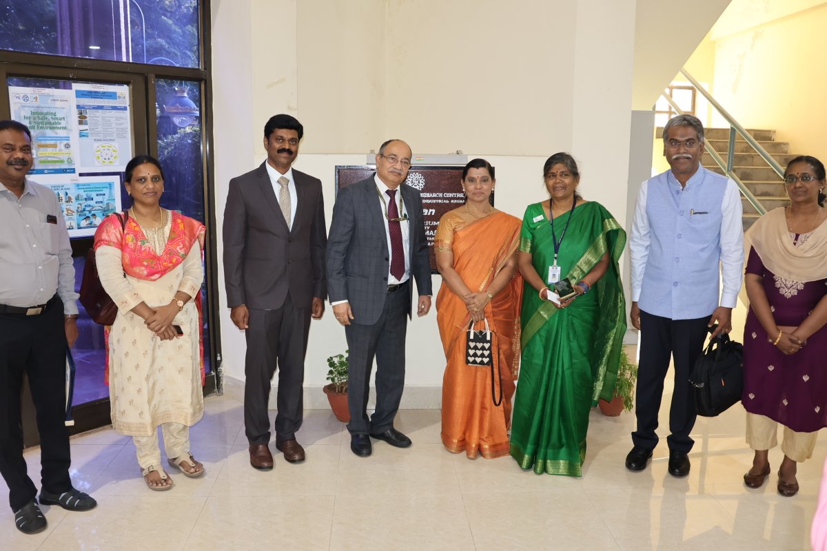 csir_serc's tweet image. CSIR Foundation Day 2025 address by the Chief Guests Dr. Manish Jaiswal, Director, National Automotive Test Tracks, Indore, Madhya Pradesh and Dr. Shivakumar Kalyanaraman, Chief Executive Officer,
Anusandhan National Research Foundation (ANRF) New Delhi