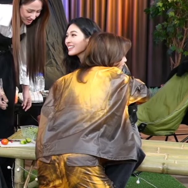 nihao5671's tweet image. ขอโทดนะออม แม่เห็นทีไรมันทุกแว๊บจริงๆ

#OnlyYouTheSeries #เพียงเธอ