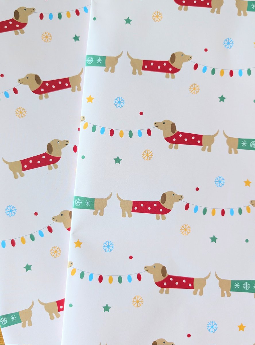 Wrap your Christmas gifts in style with this adorable sausage dog gift wrap 🎁
etsy.com/uk/listing/436…

#earlybiz #sausagedog #daschund #christmas #FridayVibes