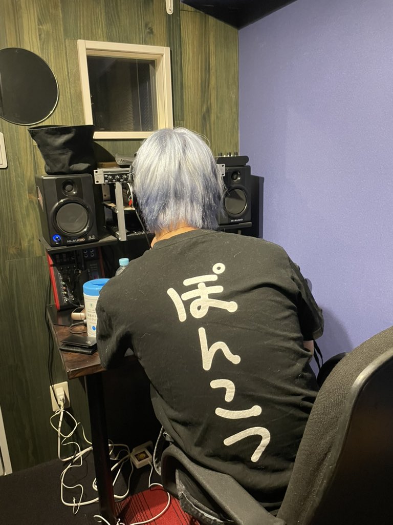 東京🗼から
オロカテンチョがきたぞ〜〜〜〜〜〜‼️‼️‼️

 (<a href="/StudioTFS_tokyo/">Studio TFS 東京</a> )

ﾎﾟﾝｺﾂ ｯﾃｶｲﾃﾙ......。