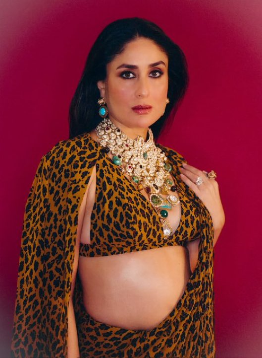 irresislady's tweet image. Greatest of all time! 🔥
#KareenaKapoorkhan