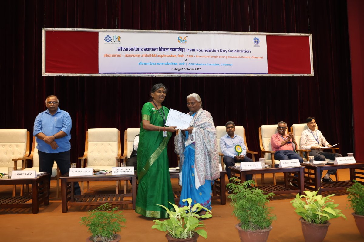 csir_serc's tweet image. Director, CSIR-SERC and Coordinating Director, CMC, honoured the employees of CSIR-SERC and CMC, who have superannuated during the past year