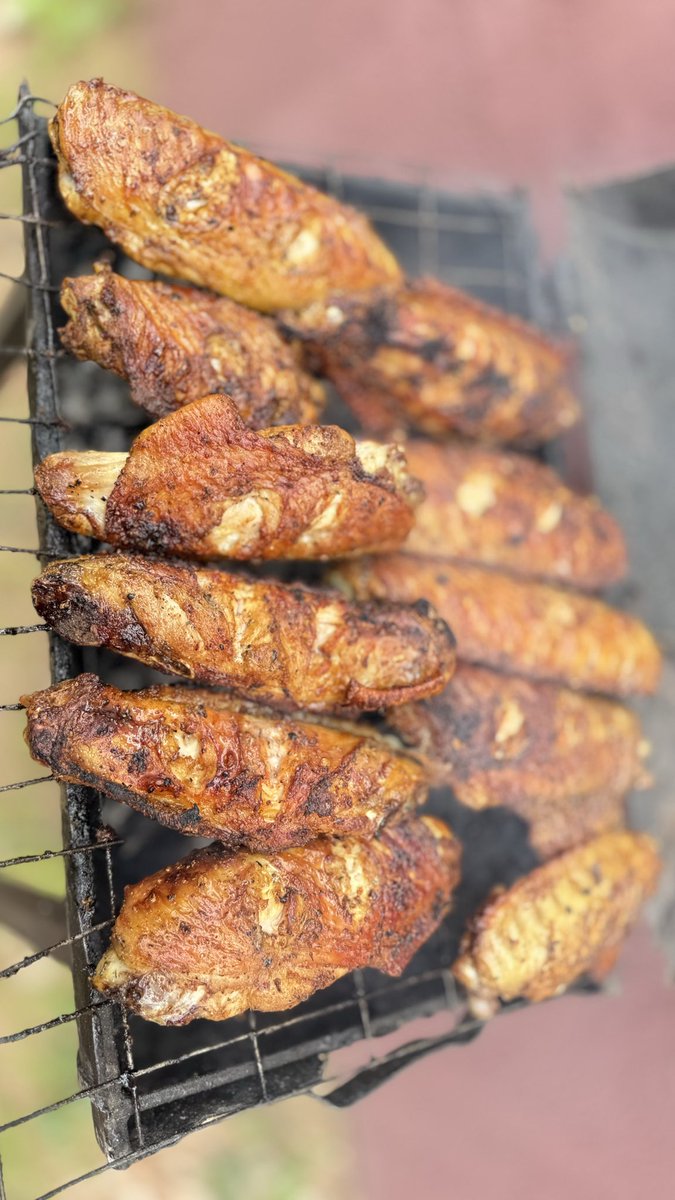 nutz_n_chops's tweet image. TGIF😄😄
Cheers to the weekend❤️

This is something nice and delicious to keep you going this weekend😉😉

Chicken or turkey lover?

There’s something for you on our menulist.
Call/whatsapp-08039108947
📍Abule Egba,Lagos

Ensure to preorder today❤️