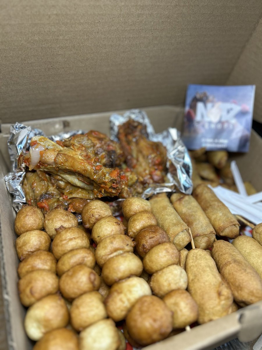 nutz_n_chops's tweet image. TGIF😄😄
Cheers to the weekend❤️

This is something nice and delicious to keep you going this weekend😉😉

Chicken or turkey lover?

There’s something for you on our menulist.
Call/whatsapp-08039108947
📍Abule Egba,Lagos

Ensure to preorder today❤️