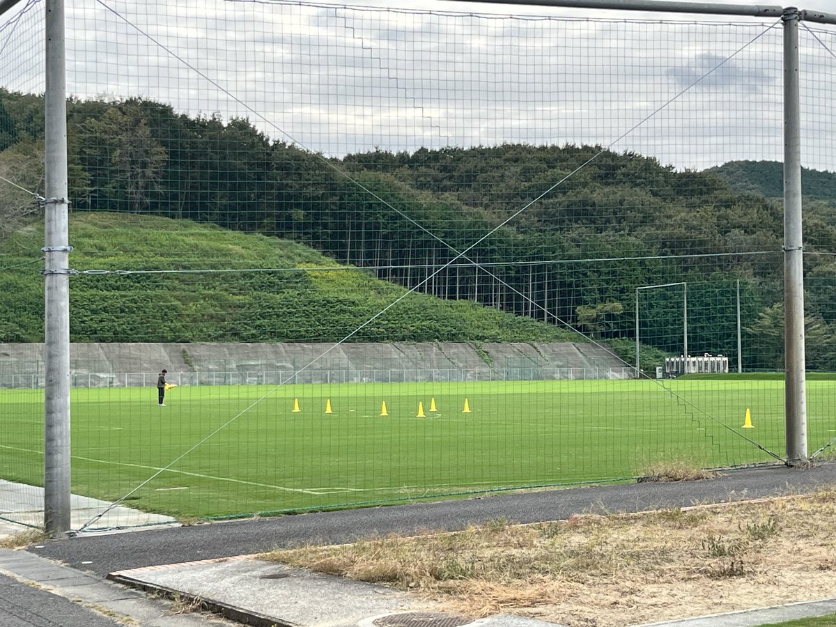 KonoTakahiro613's tweet image. 細川コーチ、明日のトレーニングのシミュレーション中🧐

勤勉です😊