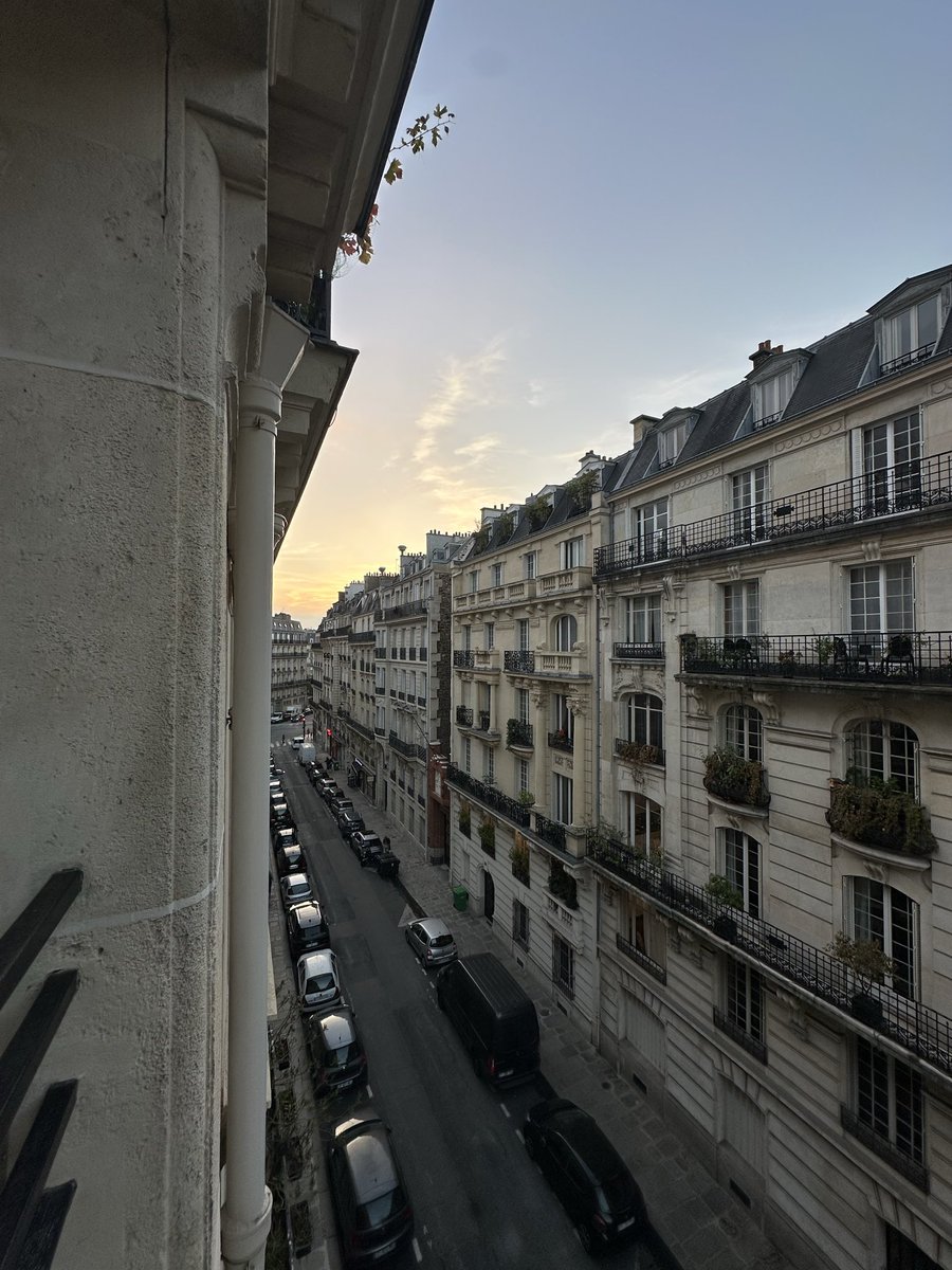 #ewr- #cdg 

#bonjour #paris 

Playing here tonight with
#alfredorodrigueztrio