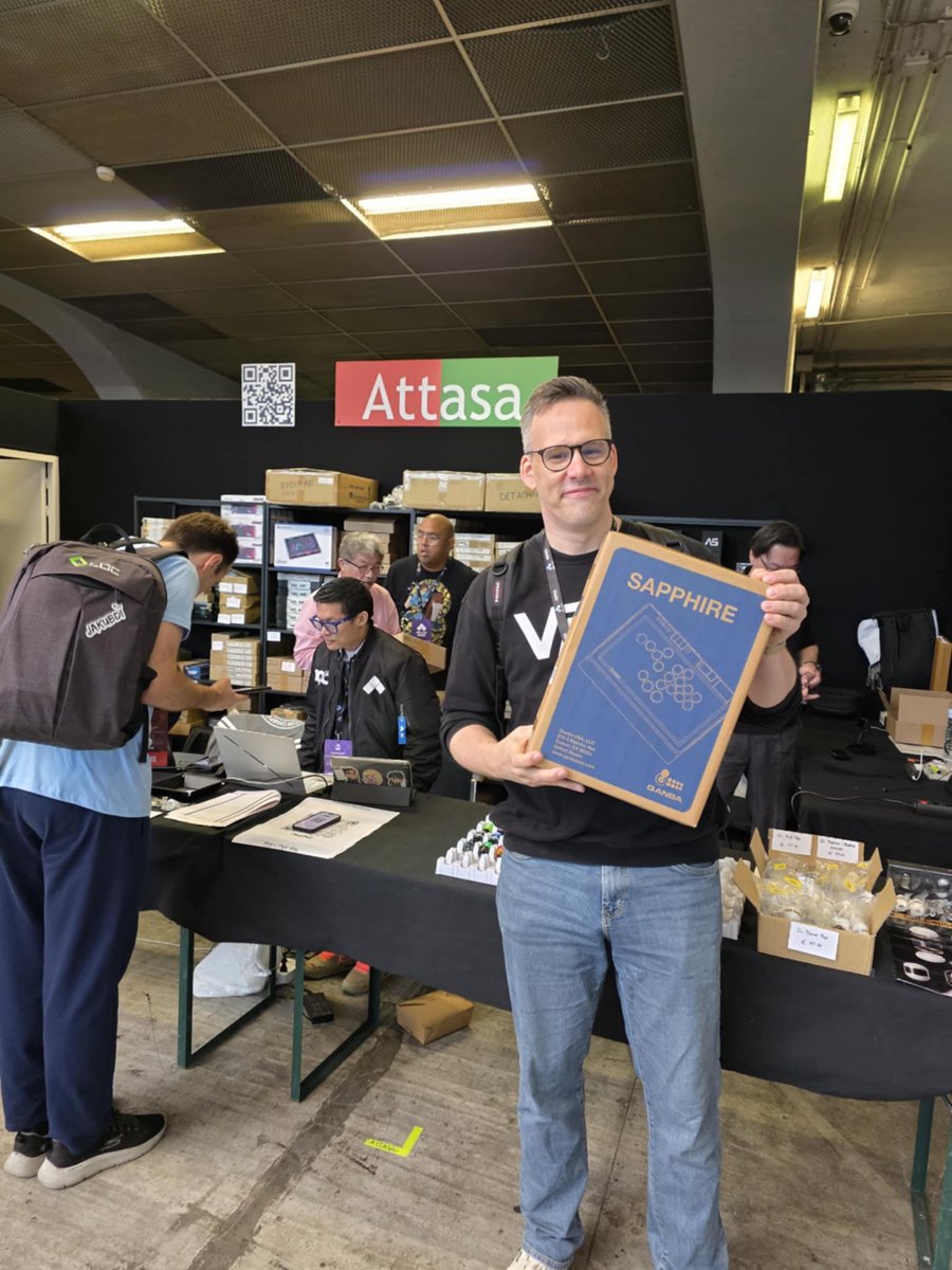 We are very happy to have 1st customer right after the door opening #EvoFrance2025 

He came from Germany and picked up #Qanba Sapphire