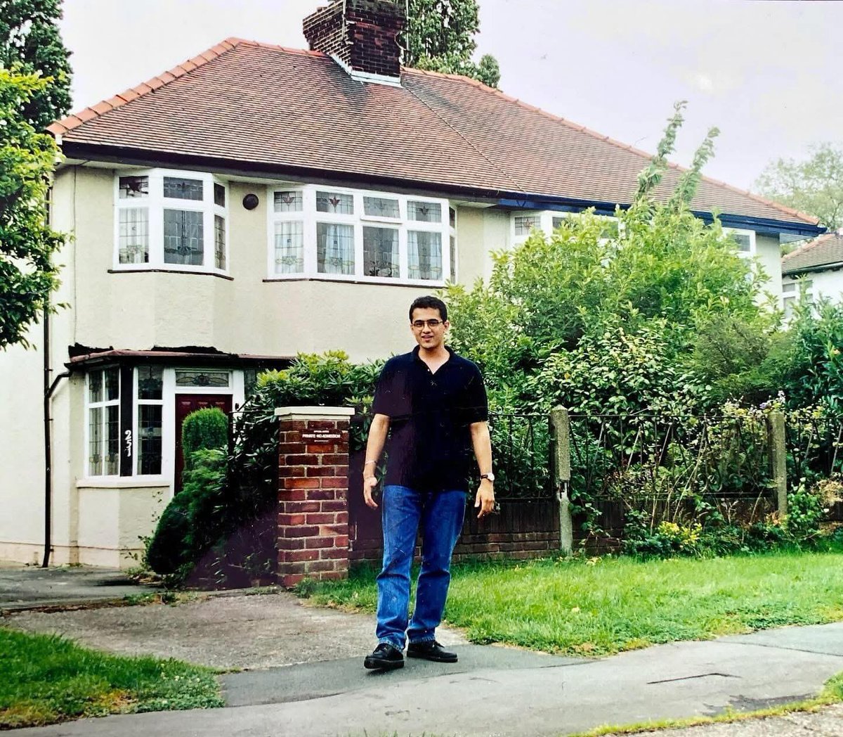 Vik Uppal (@vikuppal) on Twitter photo John Lennon.♥️
Part VIII : Childhood.
🕊️ 9th October 1940 - 8th December 1980.
🏡 251 Menlove Avenue, Woolton, Liverpool.
📸 June 1998.
<a href="/johnlennon/">John Lennon</a> #Lennon #johnlennon John Lennon.♥️
Part VIII : Childhood.
🕊️ 9th October 1940 - 8th December 1980.
🏡 251 Menlove Avenue, Woolton, Liverpool.
📸 June 1998.
<a href="/johnlennon/">John Lennon</a> #Lennon #johnlennon