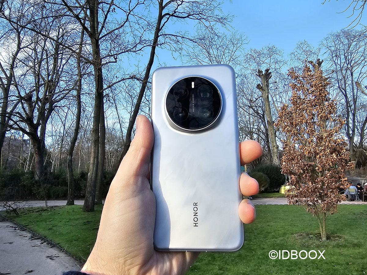 IziBook's tweet image. #NewsTech #Honor Honor Magic 8 Pro – Des photos et des infos juste avant son lancement: Le Honor Magic 8 Pro fait une apparition surprise sur les réseaux avant son lancement. Que nous réserve Honor ? On vous dit tout ce qu’on sait.  Très… dlvr.it/TNb93c @IDBOOX