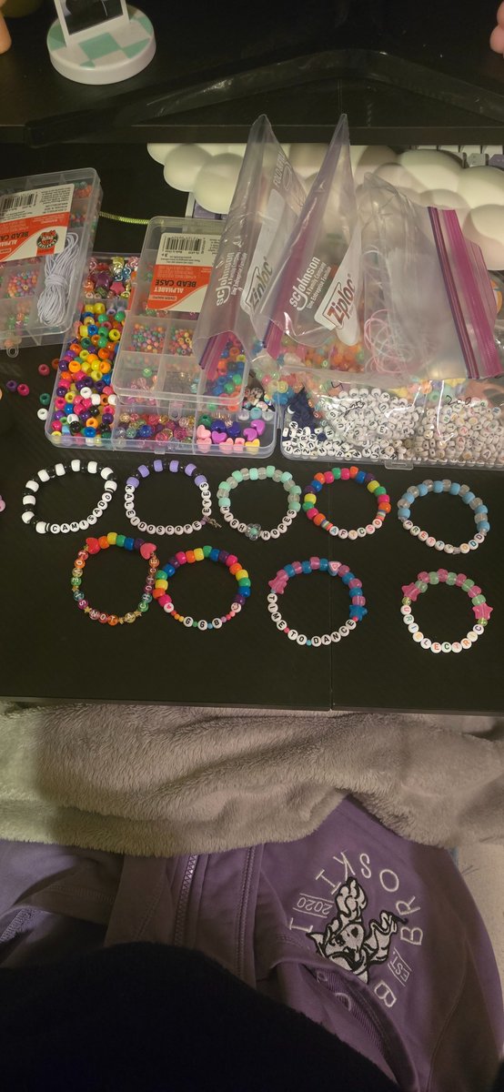 charlotte🪩 tweet media