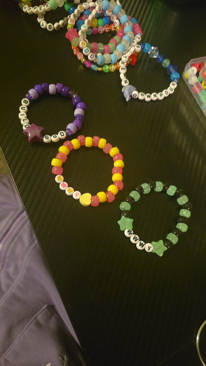 charlotte🪩 tweet media