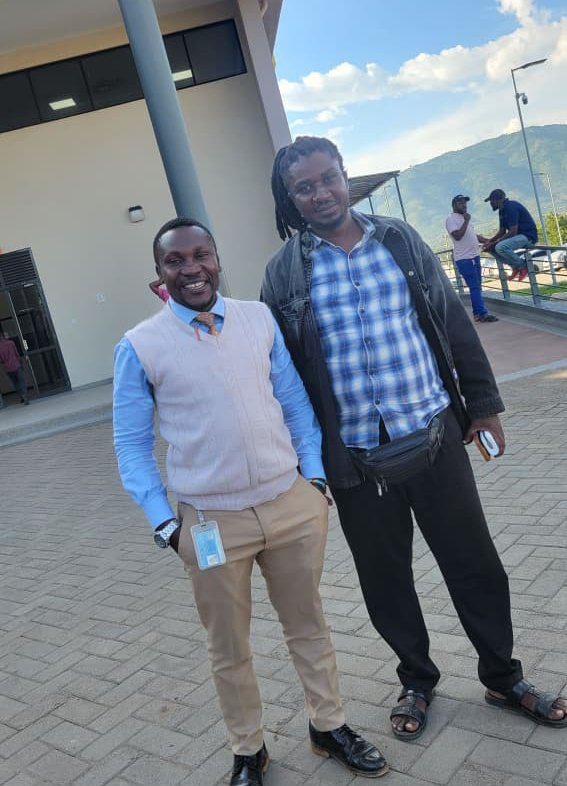 sergesindani01's tweet image. 🔴#RDC En Ouganda — deux activistes congolais s’insurgent contre la tracasserie faite par l’office d’immigration #ougandaise

Depuis plus des 3 ans, la RDC s’est engagée à intégrer l’Est Africa Community et grâce à cette adhésion, quelques mois plutard, le visa a été supprimé aux…