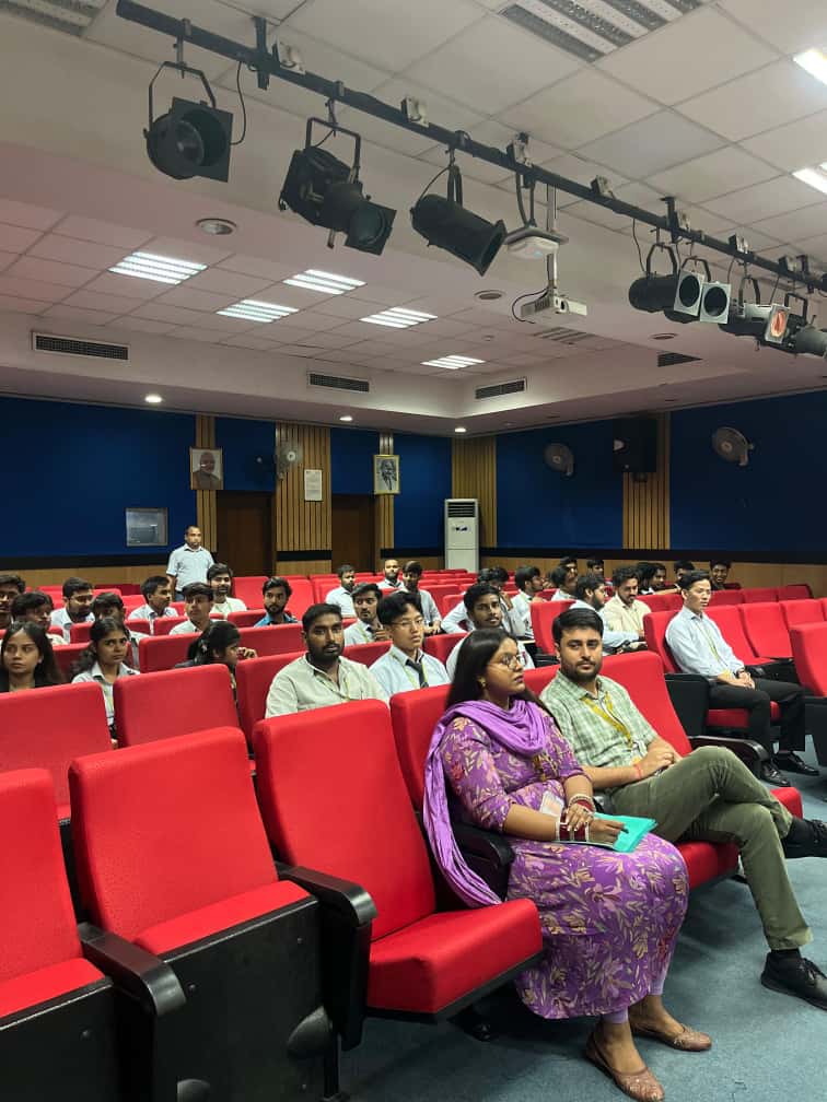 GNIOTCollege's tweet image. GNIOT Civil Engineering students visited CSIR–CRRI, New Delhi, gaining hands-on insights into road research, pavement materials, and traffic management—bridging academia with industry for future-ready engineers.
 #GNIOT #CivilEngineering #CSIRCRRI #IndustrialVisit