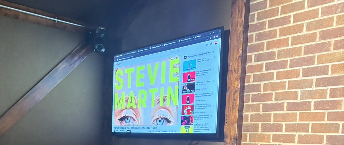 Great night last night with <a href="/emmeko81/">✨emma✨</a> watching the brilliant <a href="/5tevieM/">Stevie Martin</a> <a href="/HWCCLiverpool/">Hot Water Comedy</a> What a boss little place <a href="/BlackstockMkt/">Blackstock Market</a> is by the way 👌🏻 #Moths #Tiddys #HakunaMatata #Shakespeare