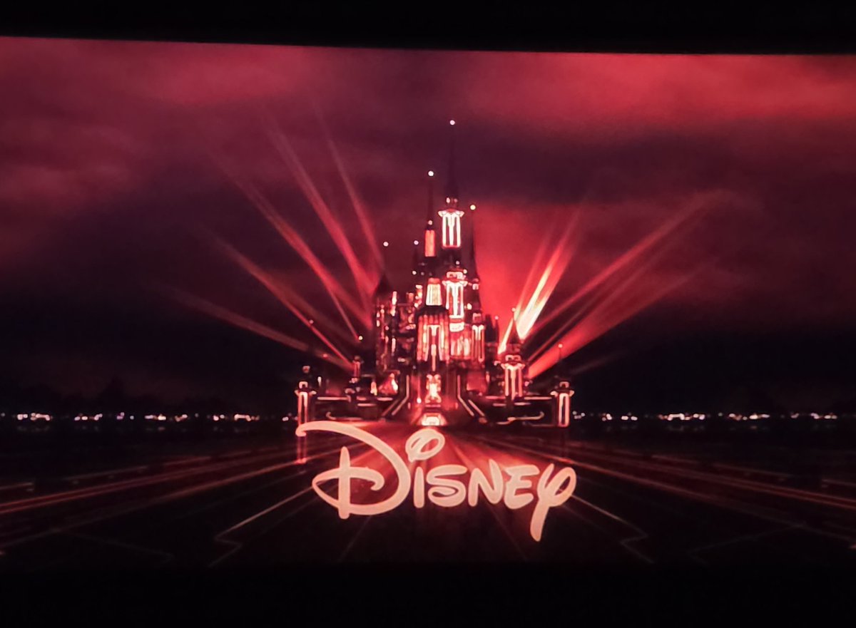 Watched TRON:ARES today with my girlfriend, its a really fun watch and I understand the JB Volt hype now, you should see it too <a href="/asimo3089/">asimo3089</a> 🤔