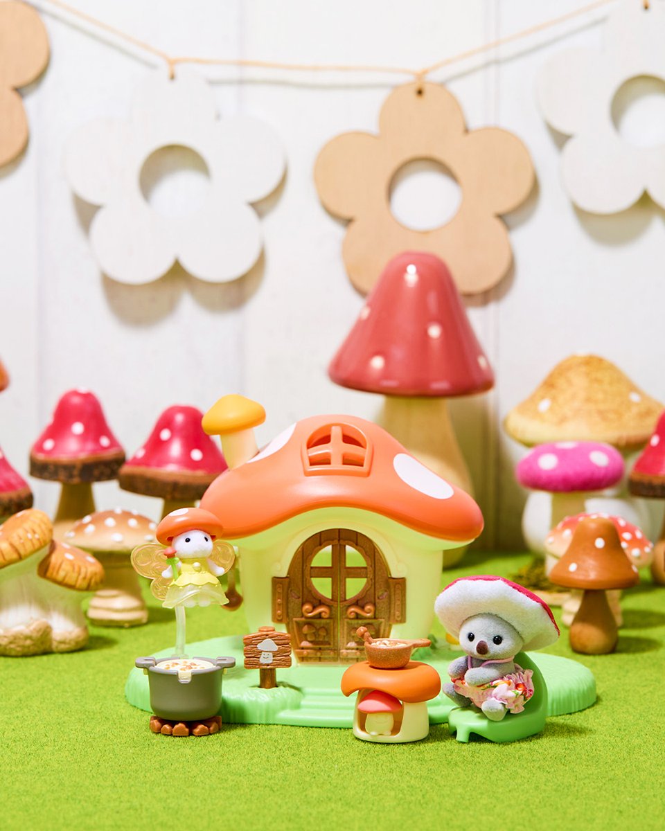 きょうは、きのこの日🍄 たくさんのきのこの置物と一緒に『妖精さんの