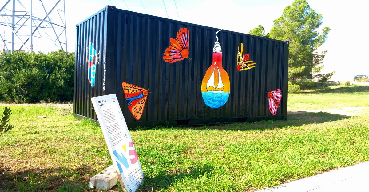 InCastellbisbal's tweet photo. El Projecte Fènix un any més, participa en el festival NYS Polígon Arts amb l'obra "Cap a la llum"
#nys_fest
#tallerdart
#contenedorsartístics
#castellbisbal https://t.co/aZBdXswcbc