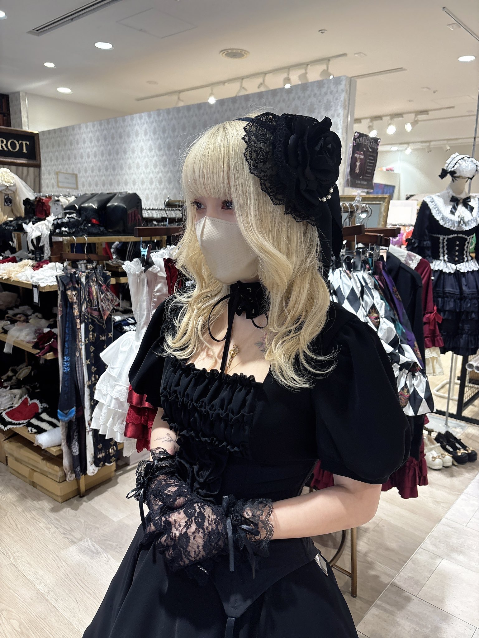 アトリエピエロ ルミエールブラウス・薔薇レースカチューシャのおまけ付き