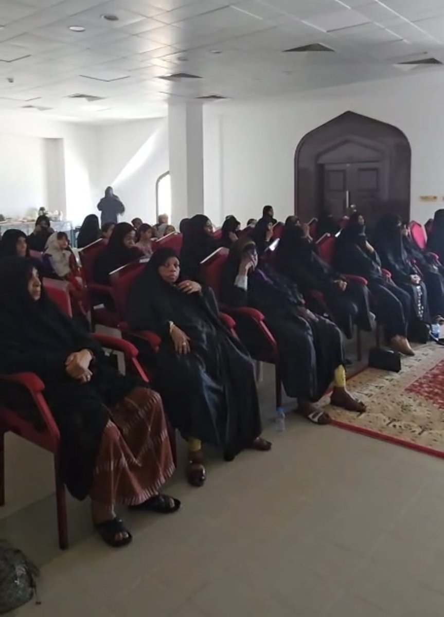 <a href="/Mcsy_GovernShS/">إدارة الثقافة والرياضة والشباب</a>
<a href="/SurCity_/">شبكة أخبار صوْر</a> 
<a href="/mosd_sharqiyah/">المديرية العامة للتنمية الاجتماعية بجنوب الشرقية</a>
نظمت لجنة البر والتواصل لرعاية كبار السن امس الخميس ٩ اكتوبر احتفالية مميزة بمناسبة اليوم العالمي للمسن بالتعاون مع  إدارة الثقافة والرياضة والشباب بمحافظة جنوب الشرقية قسم الأنشطة الرياضيه وبمشاركة طالبات مدرسة دار الصفوة الخاصه