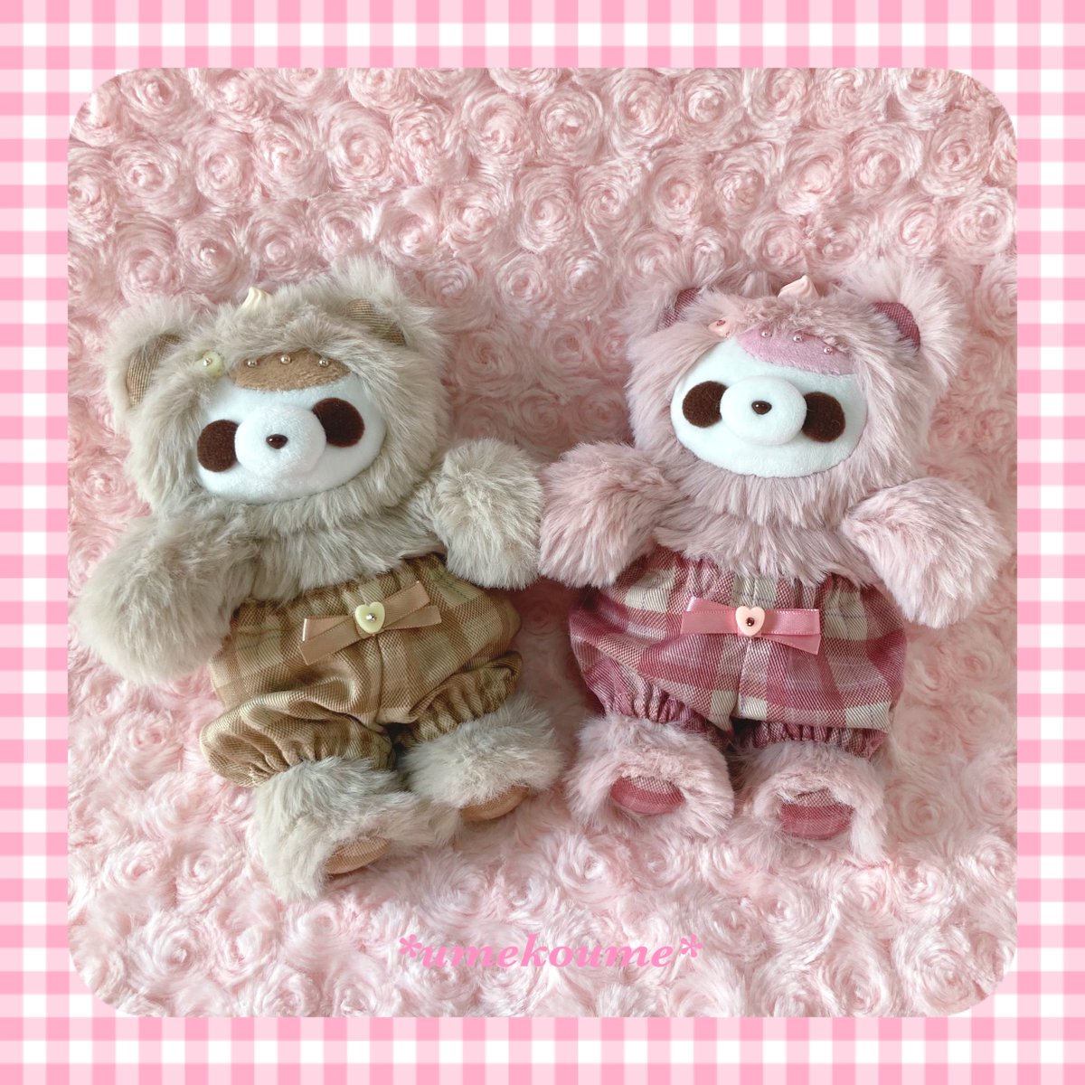 🐻秋冬バージョン🐼🩷
もふもふボリューミーな全身くまちょこぱん💕小さめサイズのコです😊
ボディはベージュ(グレージュ)と、くすみピンク🤎🩷
パンツはくすみチェック柄です🥰
スタイも作ります😊🎀

⭐️明日10/11の夜からインスタでオーダー受付予定です。また明日詳細UPします⭐️