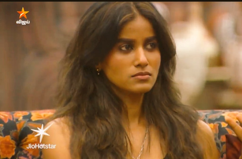 voiceofseyon's tweet image. #BiggBossTamilSeason7 La #poornima  #Vishnu Kitta Enna Try Pannucho Adhey Visayatha Dhaan Indha #Aadhirai #kamarudin Kitta Try Pannudhu😂

PR AKKA #AadhiraiSoundarajan Podhum Reel Andhu Poochu🤪

Nice Training  @IamPoornimaRavi 

#BiggBoss9Tamil #BiggBossTamil9 
#BiggBossTamil