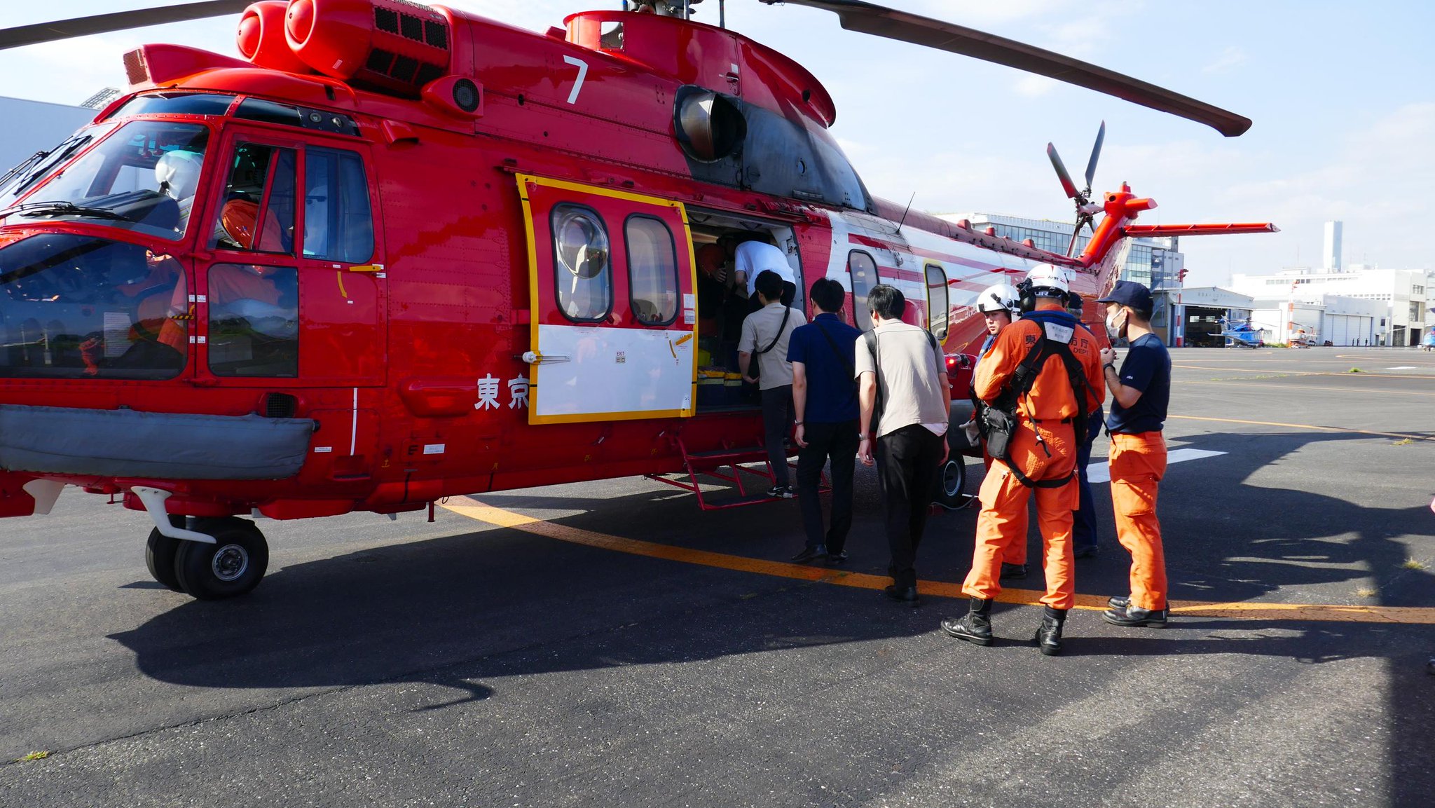 【初版・レア本】　ヘリコミが飛ぶ　東京の小離島 利島・御蔵島・青ヶ島 初版・レア本】 ヘリコミが飛ぶ 東京の小離島 利島・御蔵島