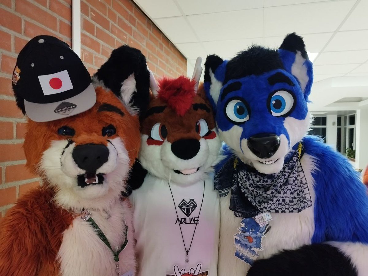 ZYonshi's tweet photo. Happy #FursuitFriday everyone
🦊🦌🦊🦌🦊🦌🦊🦌🦊🦌
📷 @SpawnGarg 
🦊 @KenoYukio 
🦌 @nanohox 
#furry #fursuit #furryfandom #fox #deer #foxfriday https://t.co/BnCxOk4YSw