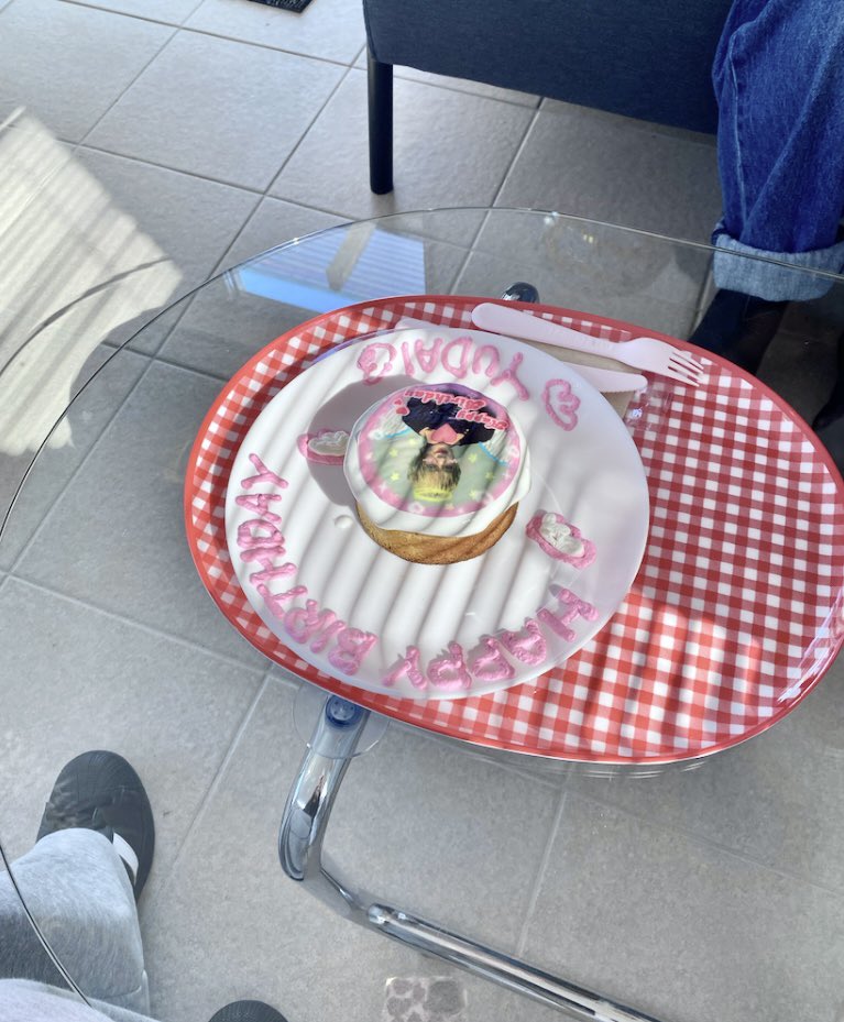 ゆだいくんのお誕生日当日にセンイルカフェ行けてよかった〜〜🪽💖
とっても素敵な空間でした(*˘ ˘*)

 #HAPPYYUDAIDAY 
 #祝25歳佐野雄大_バンバズ天使