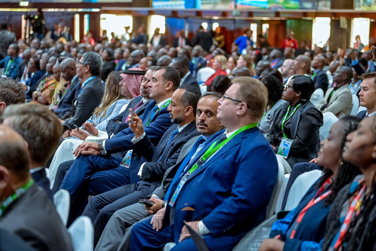 KwaNtare's tweet image. K&apos;uburongozi bwa Nyenicubahiro @GeneralNeva , #COMESA yarisununuye mw&apos;ihiganwa ry&apos;iterambere, haba mu bidandazwa canke imitahe ngirakamaro be no guhangana n&apos;ihindagurika ry&apos; ibirere n&apos;ibidukikije. Hararabaye n&apos;terambere mu gisata c&apos;uburimyi n&apos;ubworozi.
