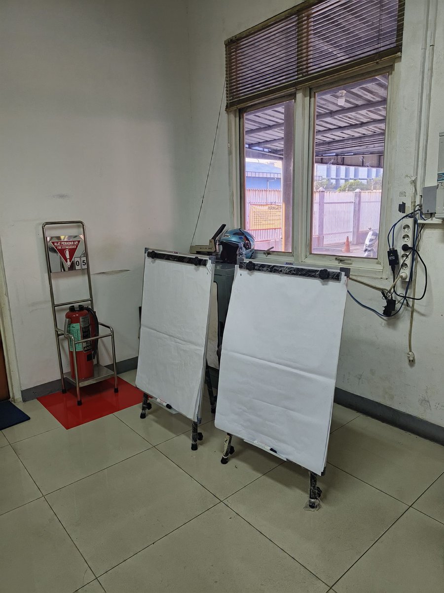 rentallcddotcom's tweet photo. 📋 Mau meeting produktif tapi lupa bawa flipchart? Tenang, kami siap antar ke lokasi kamu!
🎯 CTA: Klik link di bio untuk sewa cepat hari ini!
🏷️ #SewaFlipchartJakarta #SewaFlipchart #SewaAlatPresentasi #RentalEventJakarta #PusatSewa https://t.co/4W7KthnWhM