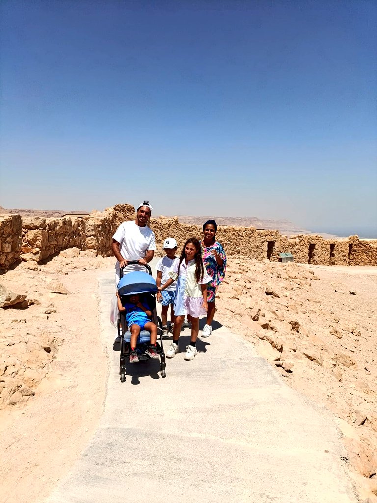 Guide_en_Israel's tweet image. Encore des touristes satisfaits de leurs visite avec notre organisme Tiyoul Tov dans le magnifique désert de Judée d'#Israel, avec une journée inoubliable remplie d'émotion, d'humour, d'archéologie et de gastronomie...
Et vous vous attendez quoi pour kiffer avec Tiyoul Tov à…