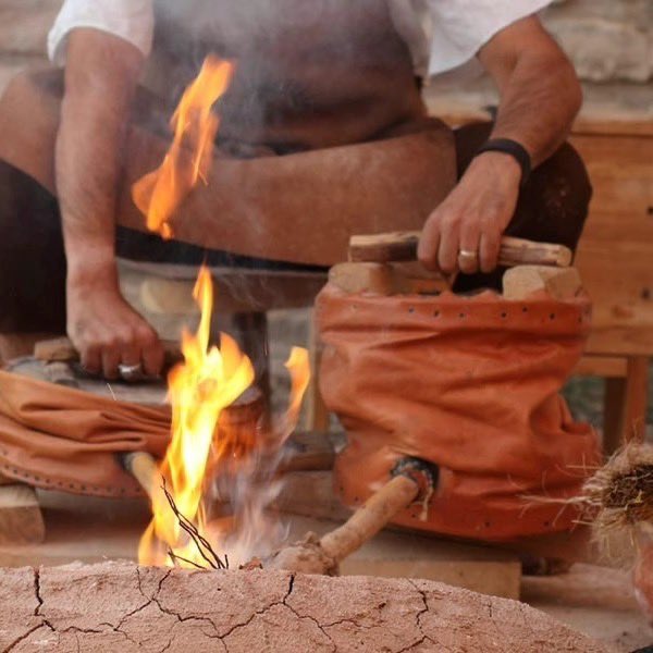 🏺🗡️ Si encara no coneixes el jaciment ibèric de #LaCeladilla #Ademuz el 18 i 19 d'octubre tens l'ocasió perfecta per a fer-ho!

T'esperem en una nova edició de les seues "Jornadas íberas" amb visites teatralitzades, tallers i gastronomia local 🎉

+info🔗 cutt.ly/SrJ61tLc