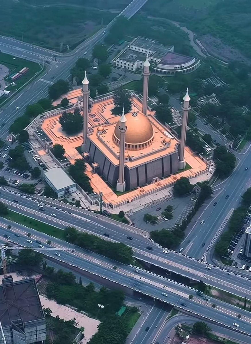 abbkar_ai's tweet image. Good Morning
This is Nigerian National Mosque, Abuja, Nigeria 🇳🇬🤩
