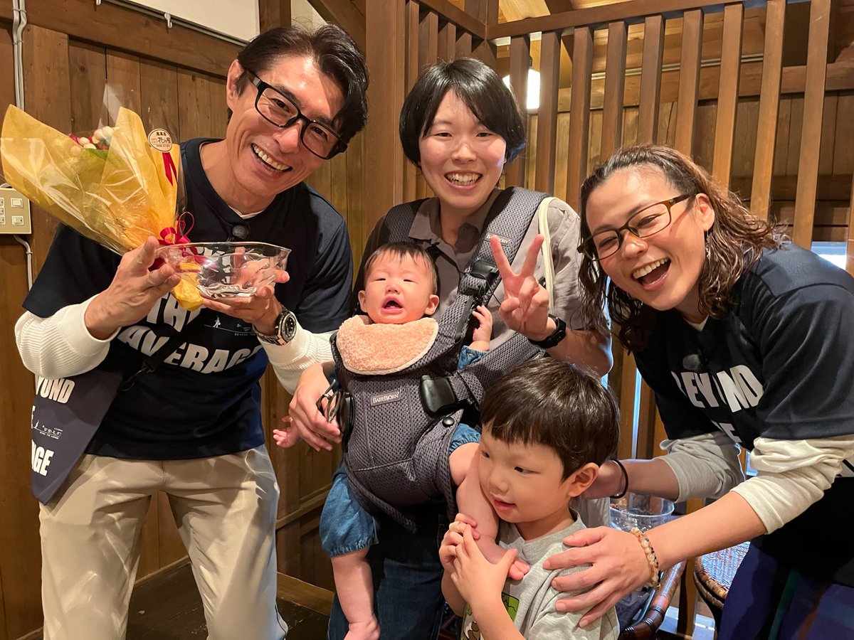 金沢でもふれあい中！
「一緒にガラスの器を選ぴたい！」と連絡をくれたリスナーさんとクラフトギャラリーで待ち合わせ😊素敵な器をみんなで選びました✨
#あべれいじ
#ふれあい旅