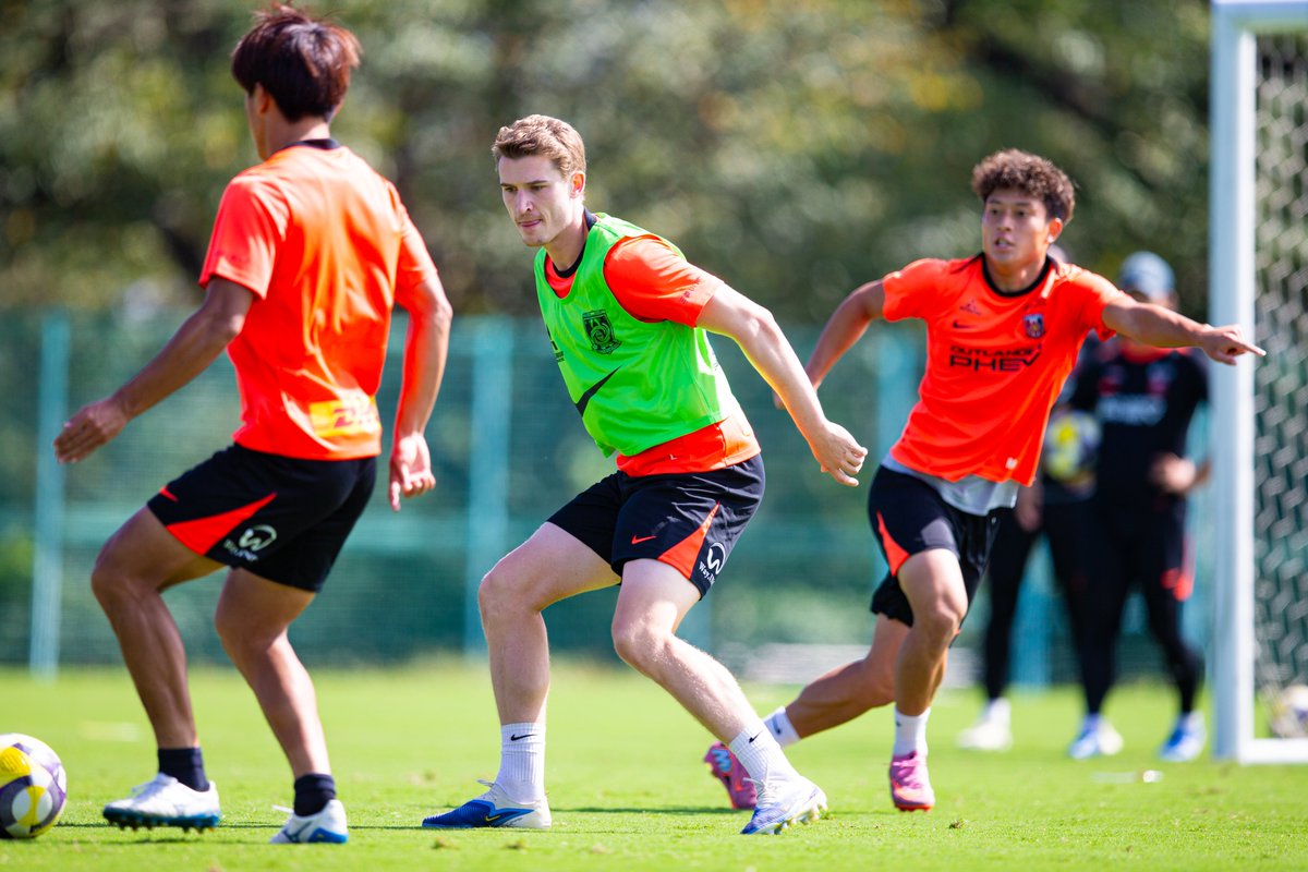 浦和レッズ　練習着　L