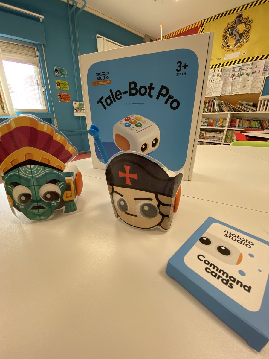 l_azorin's tweet photo. ¡¡Fantástico taller de robótica educativa en infantil en el @ceipjesusvarela !! 🤖💖
Ayer jugamos con desenchufadas, @LEGO_Education STEAMPARK y nuestro amigo Talebot, todo ello integrado en la temática de la #hispanidad2025 🎉
Gracias por la acogida🤗💙
#codigoescuela4_0_madrid https://t.co/7JxoQEdsiL