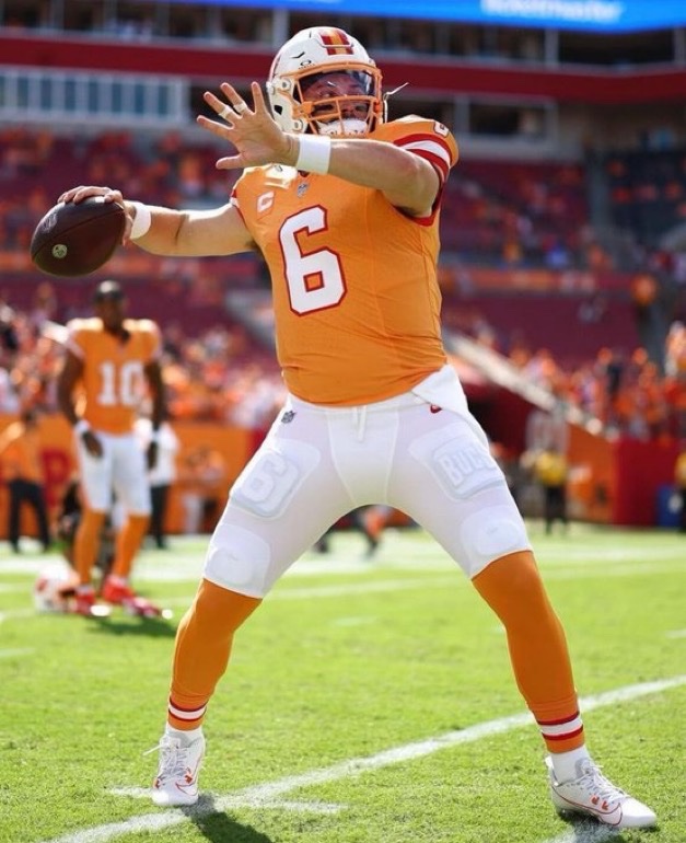 _MLFootball's tweet image. NICEST THROWBACK UNIFORMS…