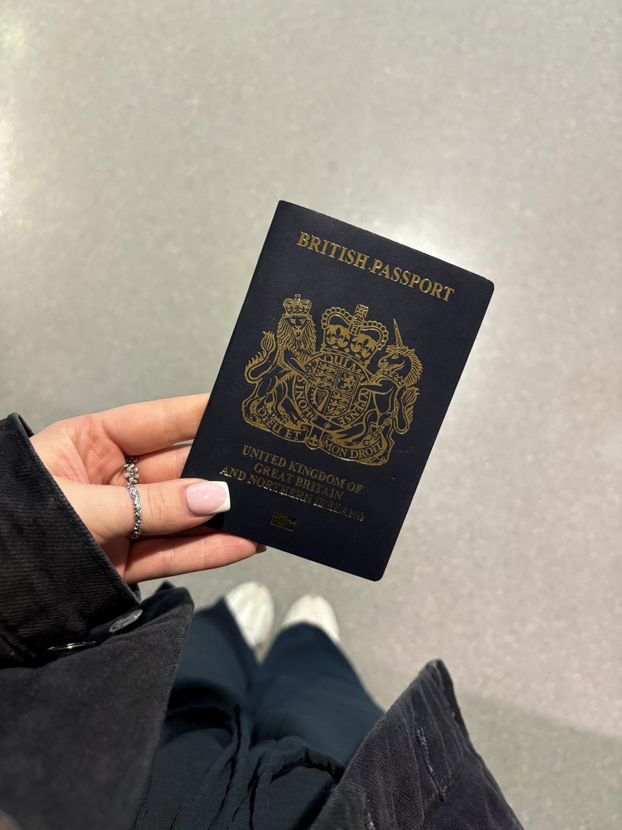 _katieroper's tweet image. Episode lost count of European weekend city breaks ✈️
